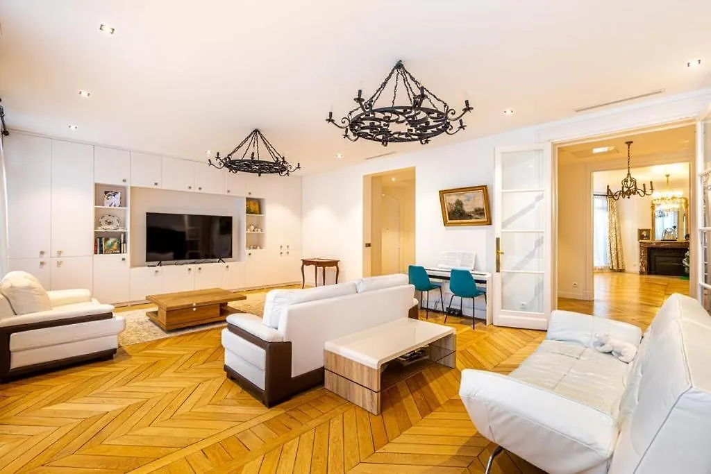 Appartement Victor Hugo à Paris France